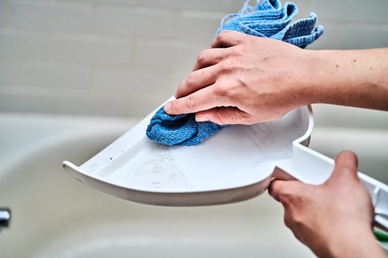 How to Clean Dust Pan?