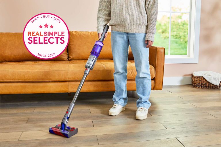 What is the Best Cordless Stick Vacuum for Hardwood Floors